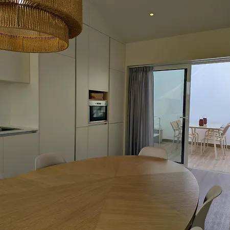 아파트 Penthouse With Pool - Faro Centre *