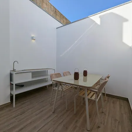 Penthouse With Pool - Faro Centre 아파트 *