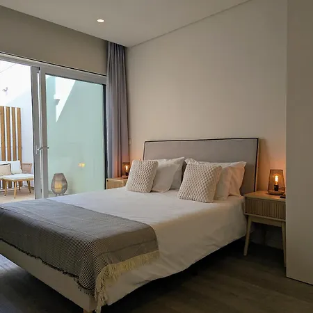 아파트 Penthouse With Pool - Faro Centre *