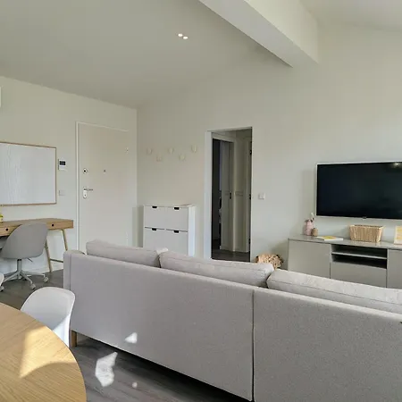 Penthouse With Pool - Faro Centre 아파트