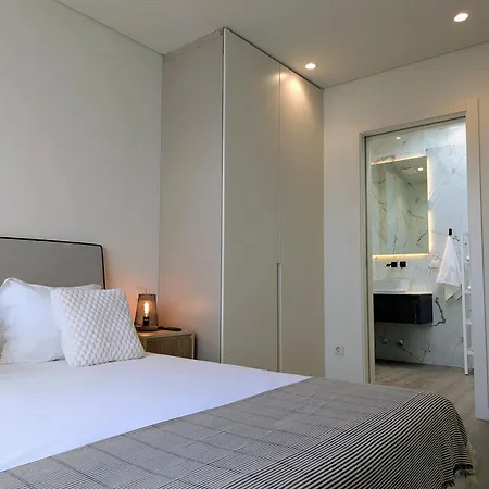 Penthouse With Pool - Faro Centre 파로