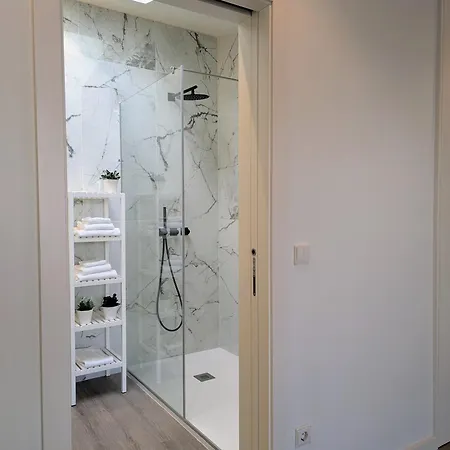 Penthouse With Pool - Faro Centre 아파트