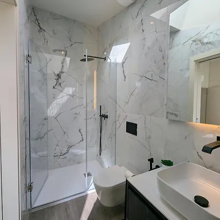 아파트 Penthouse With Pool - Faro Centre *