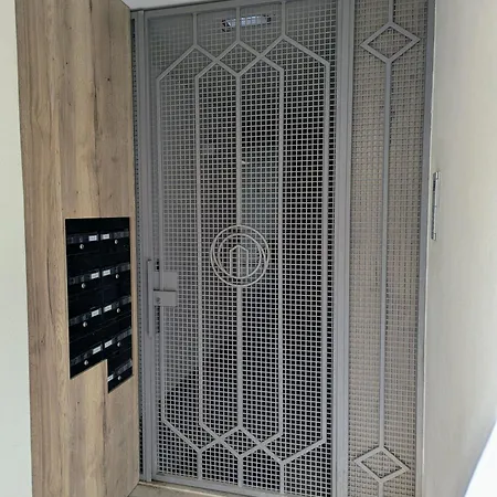 Penthouse With Pool - Faro Centre 아파트 *